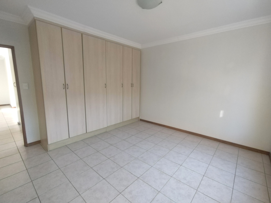 5 Bedroom Property for Sale in Wavecrest Eastern Cape